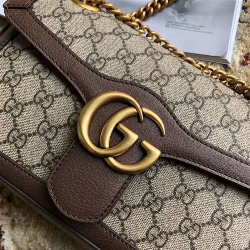 /public/uploads/photos/shares/Suzy bags/IMG_3768.jpeg